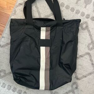 Aloha Collection Day Tripper Le Voyageur - Cafe on Black